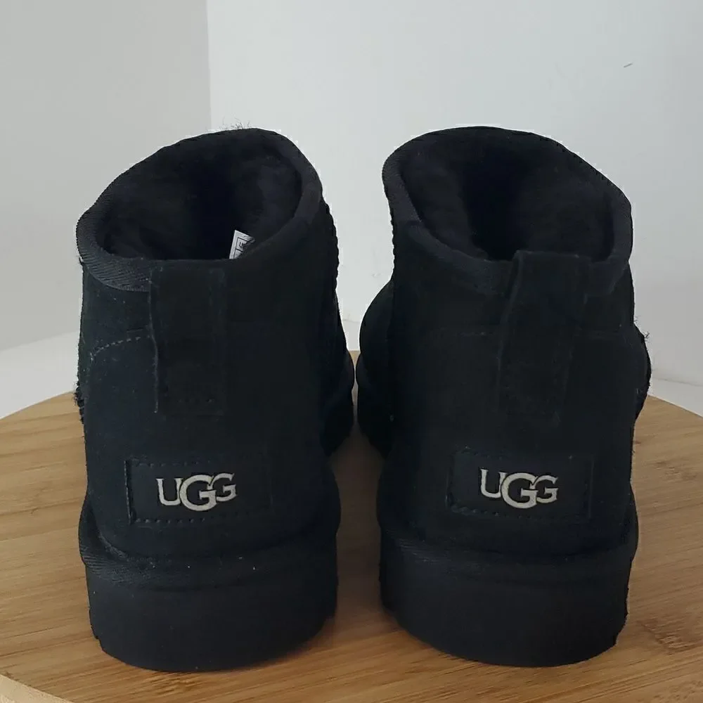 UGG Classic Ultra Mini Boot Black Suede Wool Ankle Shoe Men's US 9 New
